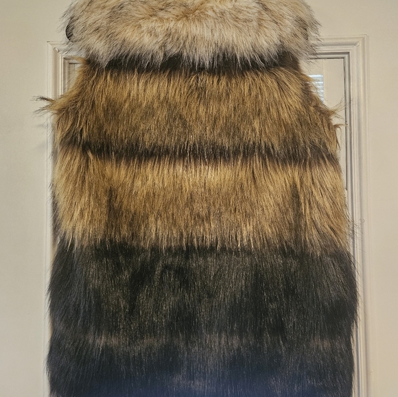 ✨️Vest w/ snaps by Dolce Cabo faux fur bo ho, sz LG, soft, excellent condition!! - Picture 3 of 8